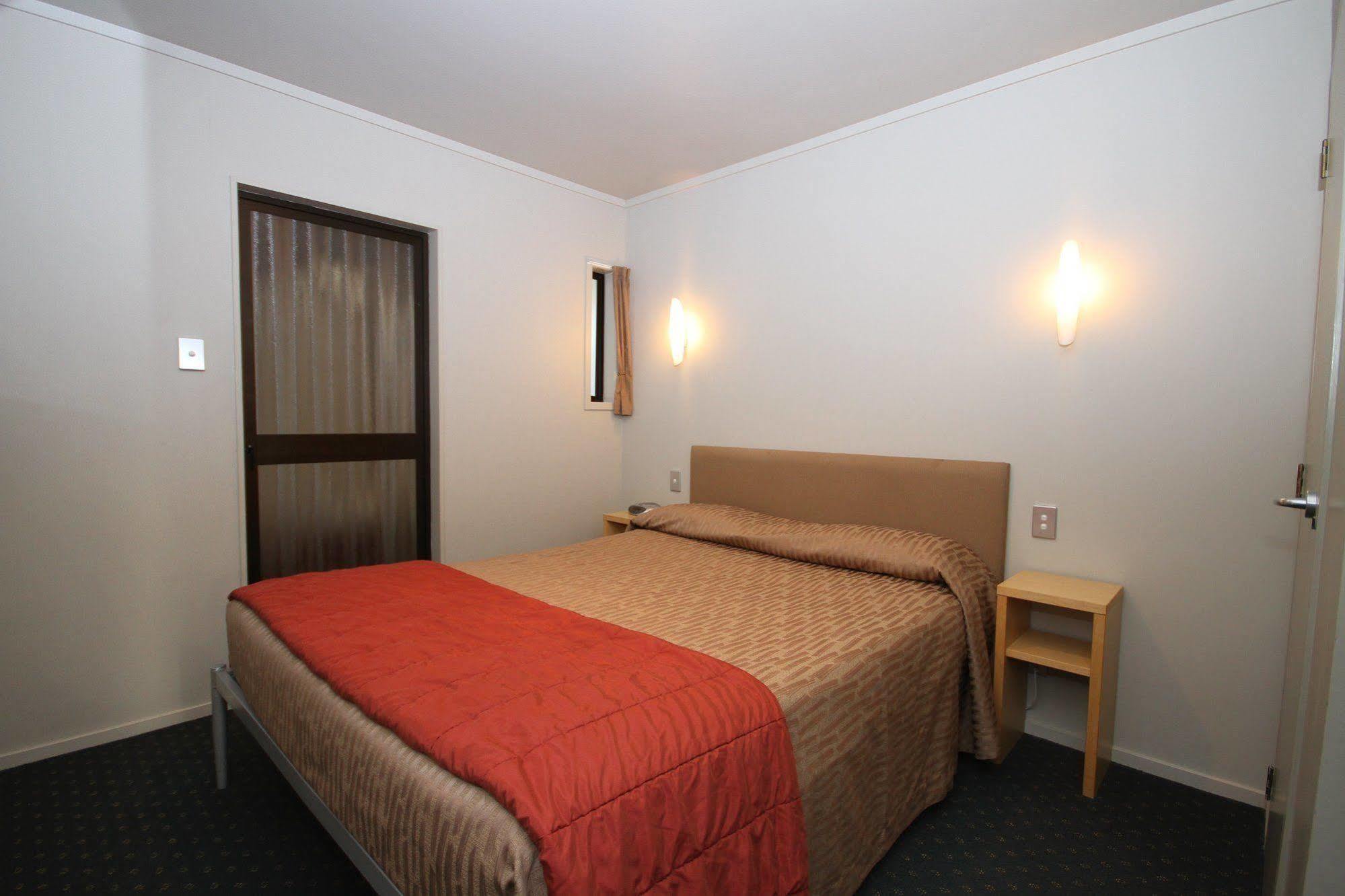 Bentleys Motor Inn Palmerston North Extérieur photo